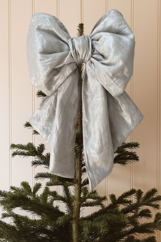 Quilted bow tree topper, silver