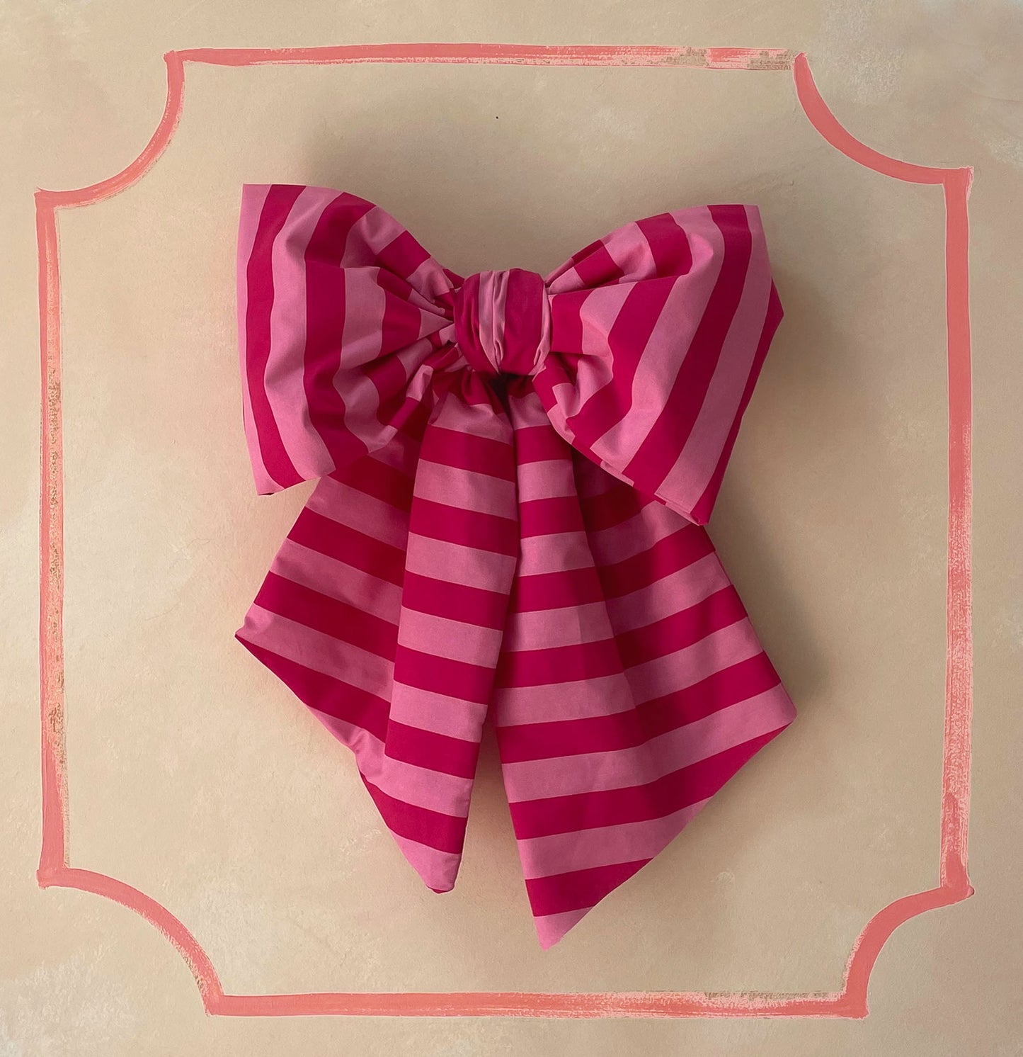 Quilted bow tree topper, pink/red