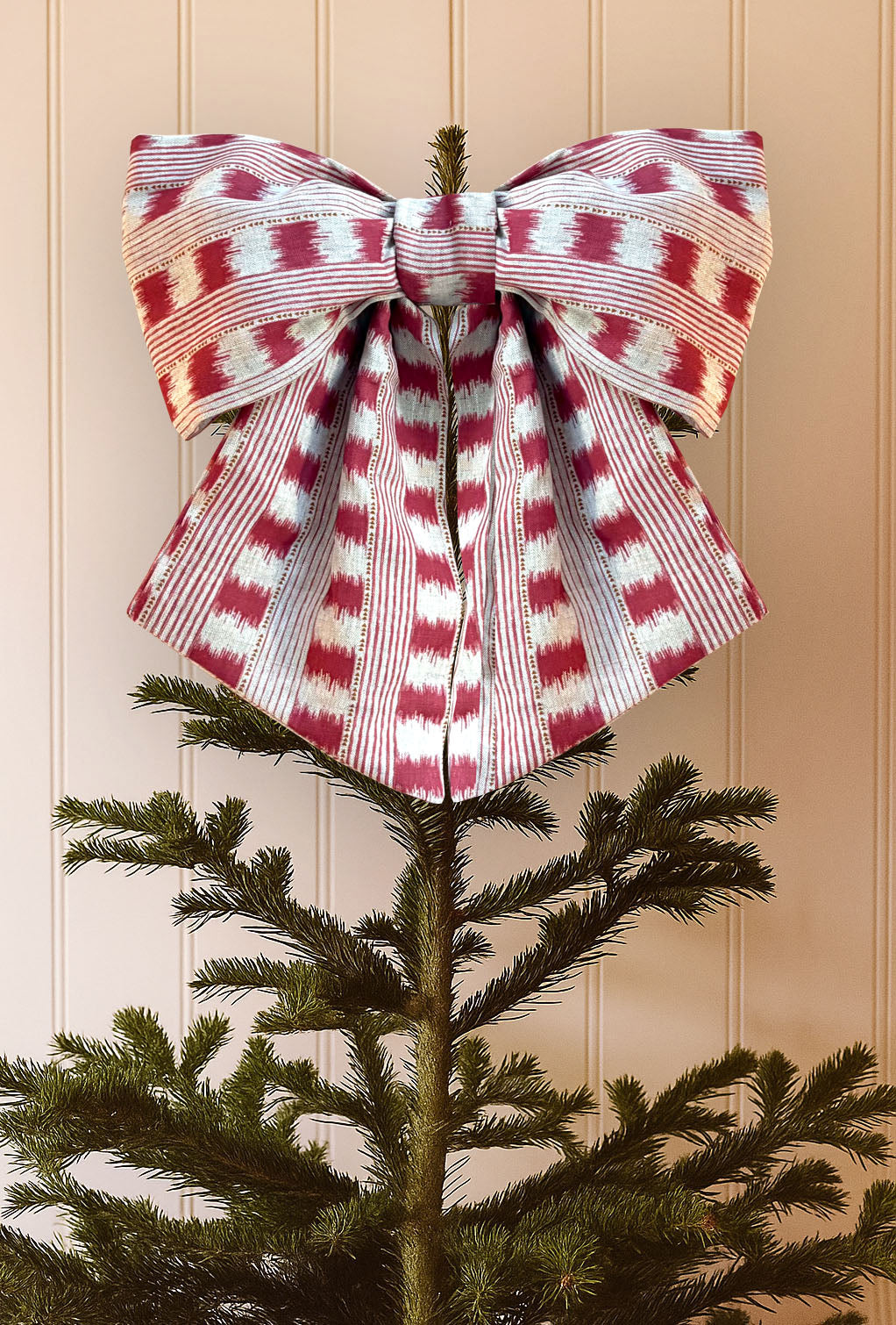 Quilted bow Christmas tree topper, Red stripe