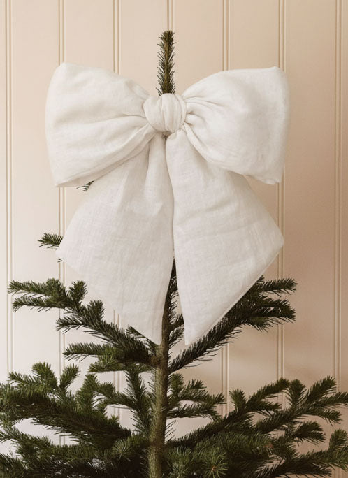 Quilted bow tree topper, white